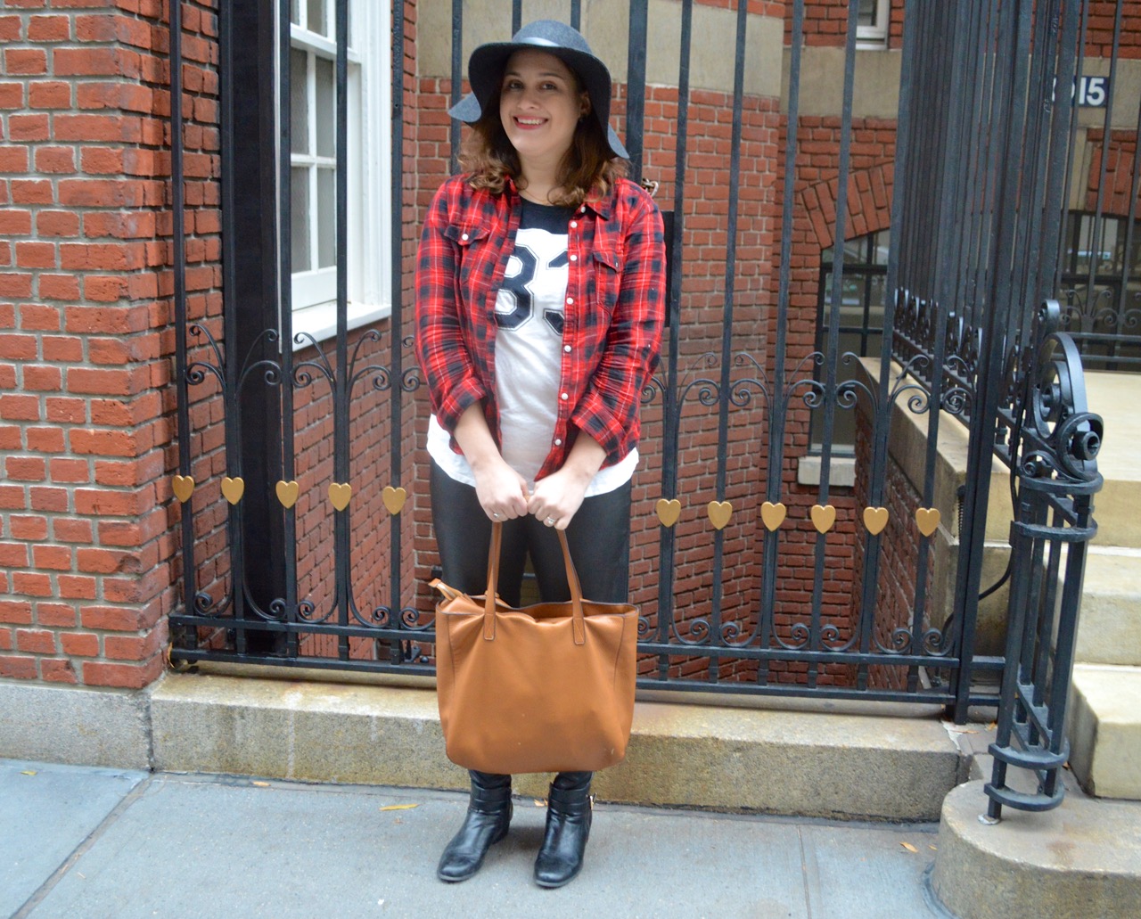 Styling an oversized hat