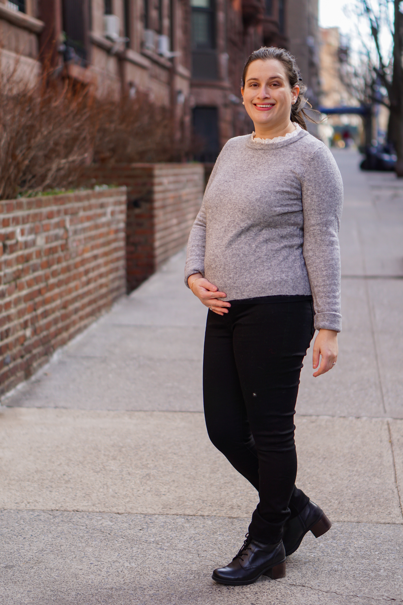 How to style maternity jeans